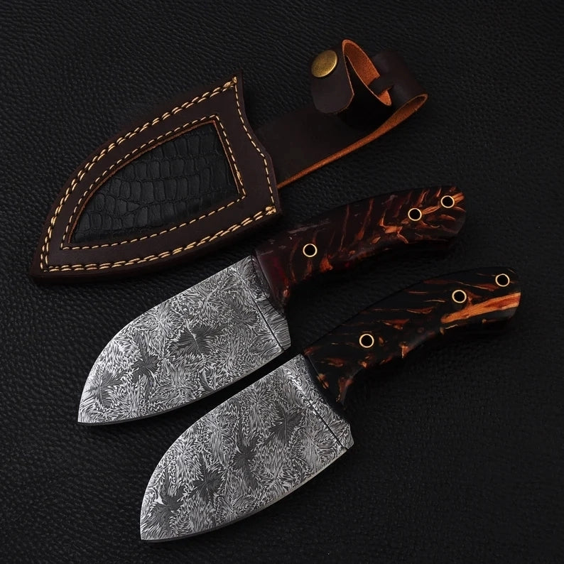 Damascus Steel Skinning Knife 2