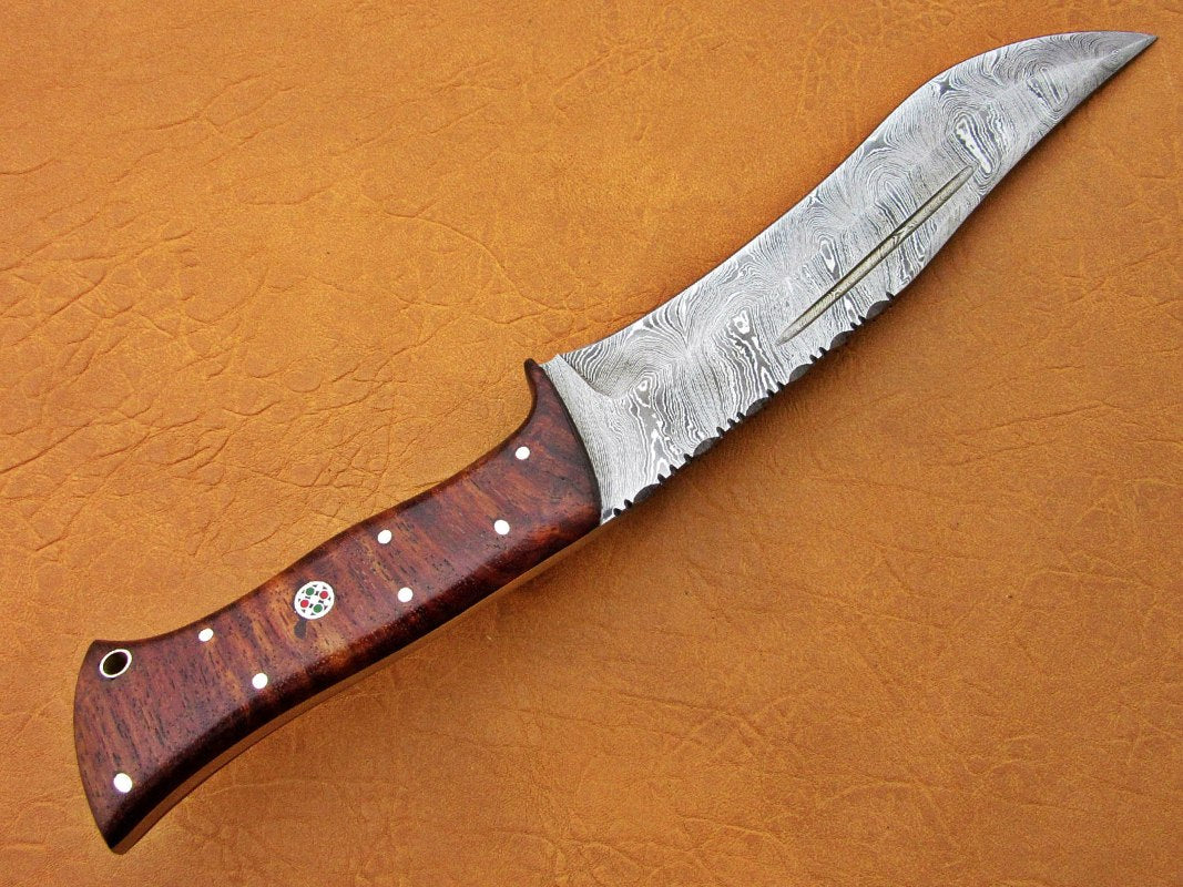 Damascus Steel Blade Bowie Knife Handle Walnut Wood