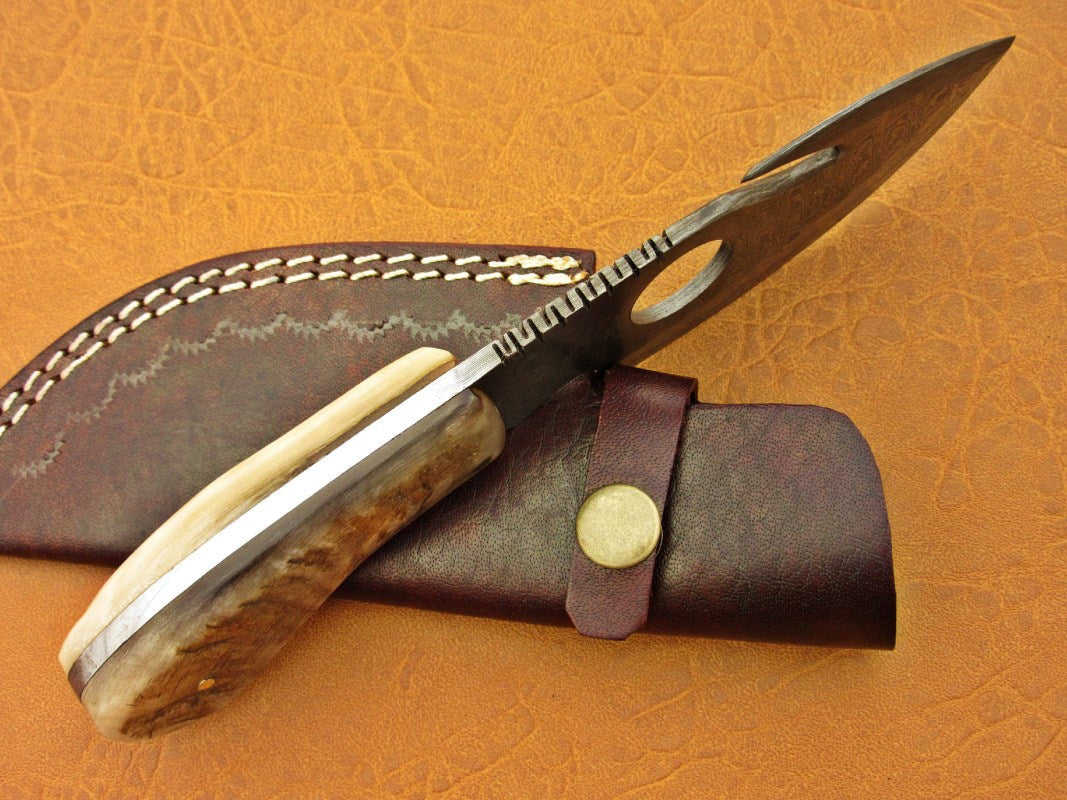 Damascus Steel Blade Knife Handle Material Ram Horn